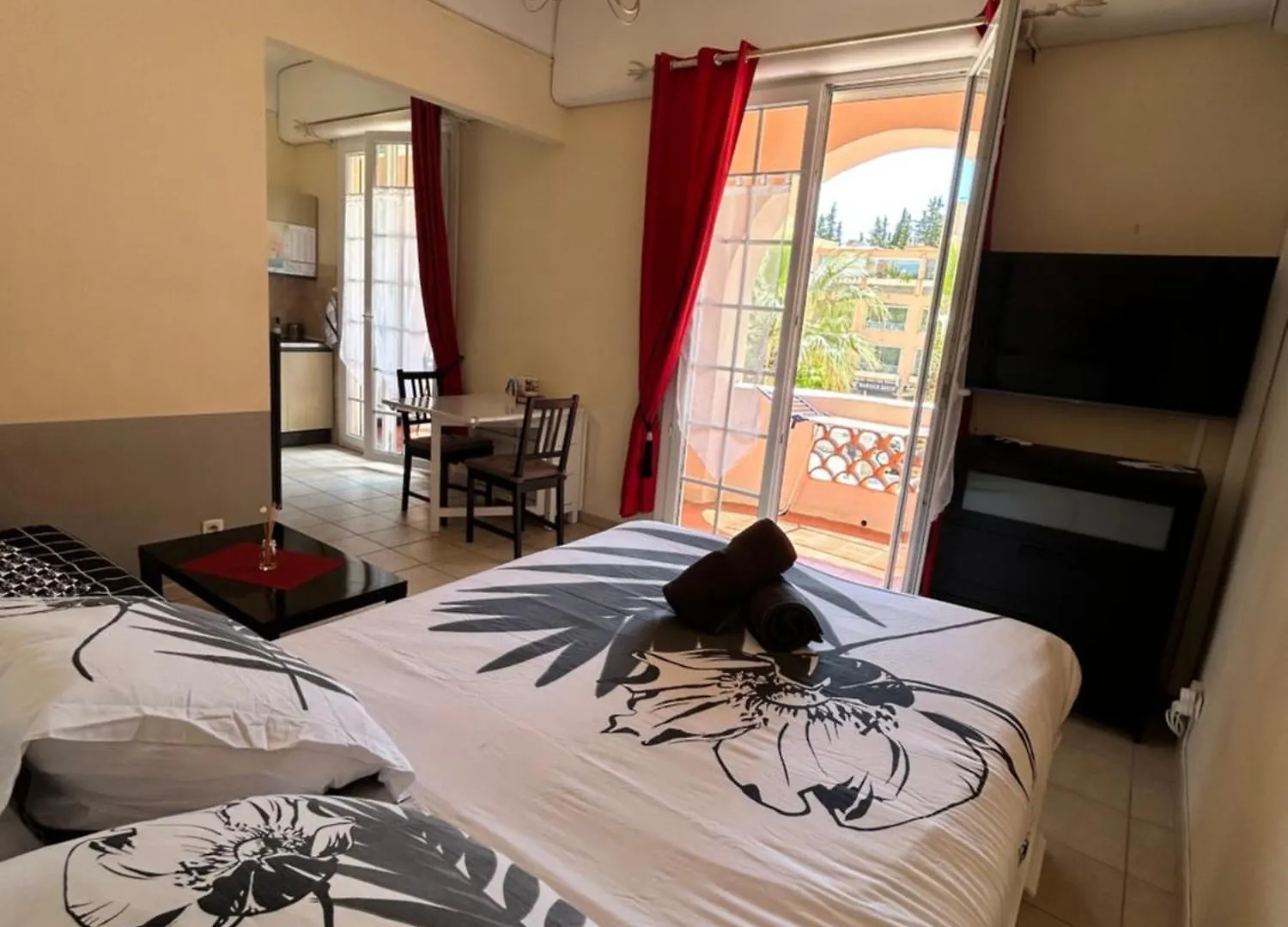 Studio Avec Grand Balcon- Residence De Caractere Bandol 0*,  France