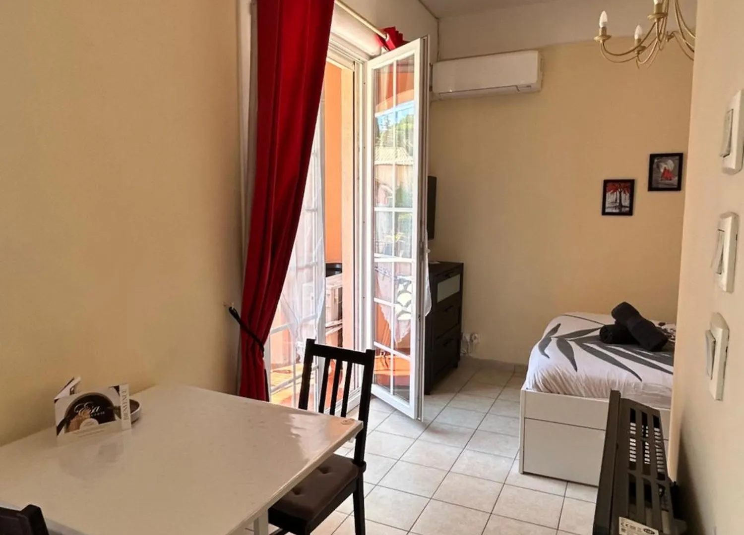 Apartment Studio Avec Grand Balcon- Residence De Caractere Bandol France
